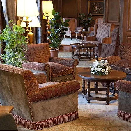 Hotel De 4*