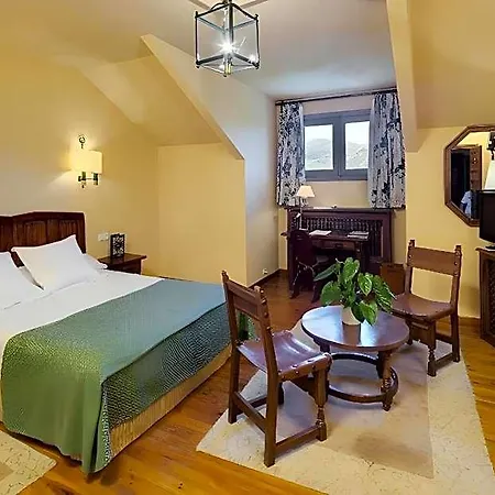 Hotel De 4*