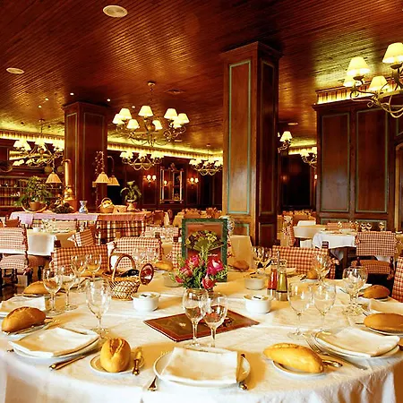 Hotel De 4*